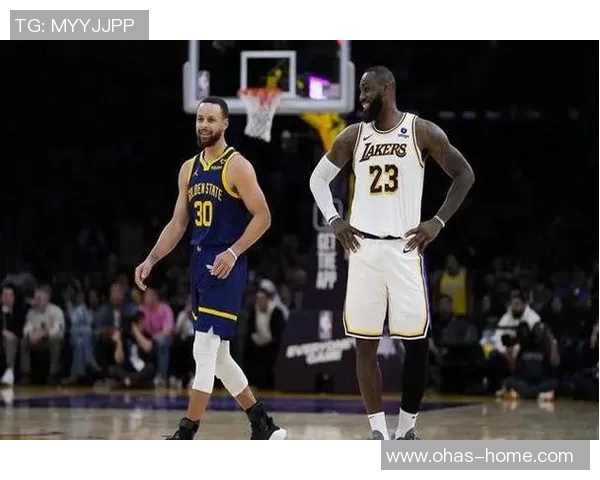 2017年NBA圣诞大战骑士与勇士的巅峰对决回顾与精彩瞬间分析